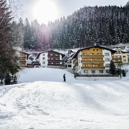 5 By Interhome Daire